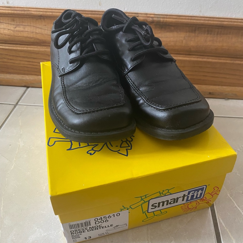 🍁2 /30 $ 🍁 Boys SmartFit Loafers Dressy Shoes - Size 13